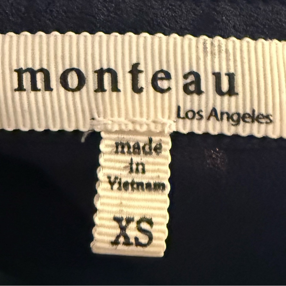 Monteau Los Angeles Navy Blue Pleated Roll-Tab Sleeve Blouse - XS - Picture 4 of 5